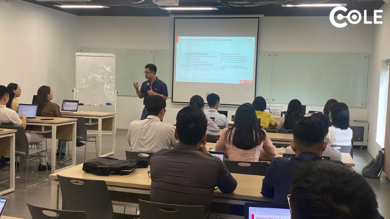 COLE – Đào tạo AI cho doanh nghiệp theo nhu cầu